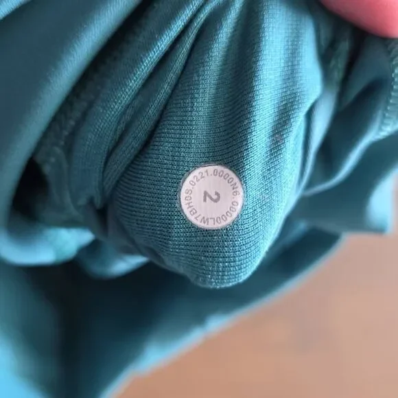 Lululemon Women's Size 2 Teal Green Biker Shorts - Picture 2 of 5